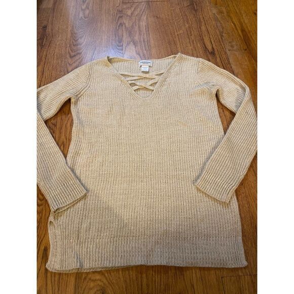 Arizona Jean Co. Sweaters - Arizona Jean Co. Women's beige long sleeve pullover sweater size small